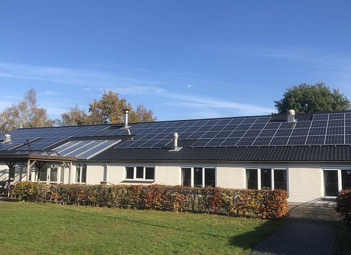 Cozy terrace at Landgoed de Biestheuvel in Hoogeloon, perfect for relaxation in the Kempen, North Brabant.