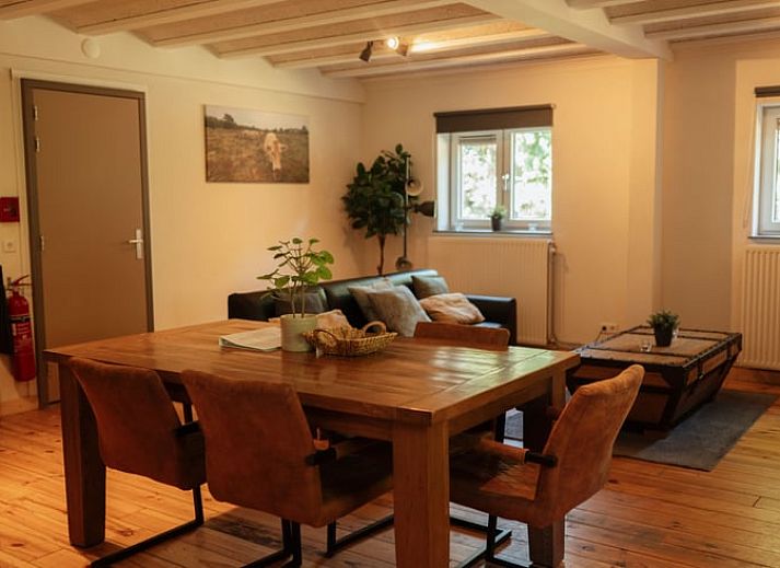 Gemuetliches Beisammensein auf der Terrasse des Ferienhauses in Bergeijk, Kempen.