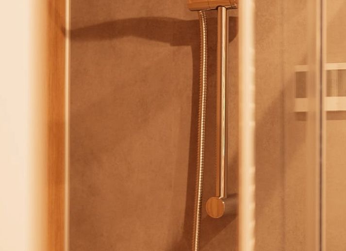 Geniessen Sie die Veranda des Huisje in Bergeijk, Ferienhaus im gruenen Kempen, Nordbrabant.