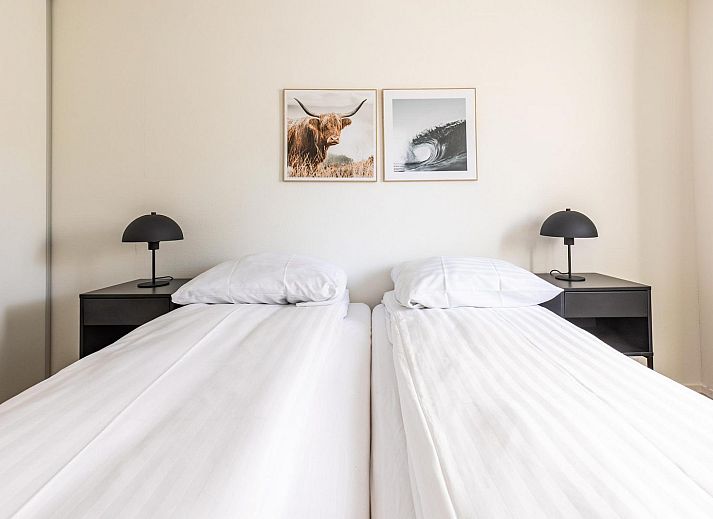 Buiten dineren op het terras van White Lodge vakantiehuis in Veldhoven, Kempen, Noord Brabant.