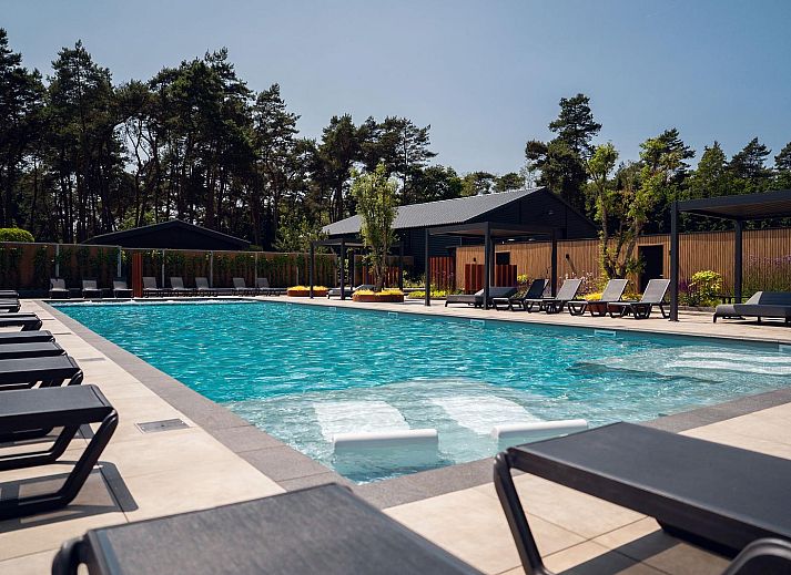 Gezellige eetruimte in White Lodge vakantiehuis, Veldhoven, Kempen, Noord Brabant.