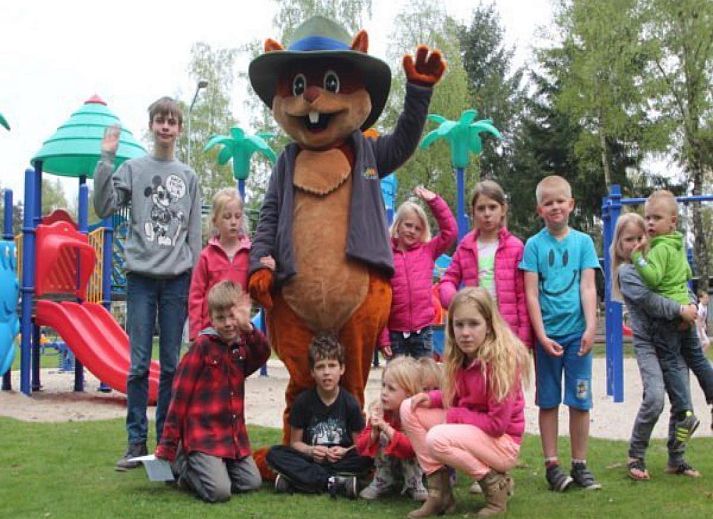 Knusse zithoek in Woodlodge XL 588 in Vessem, Kempen met moderne inrichting.