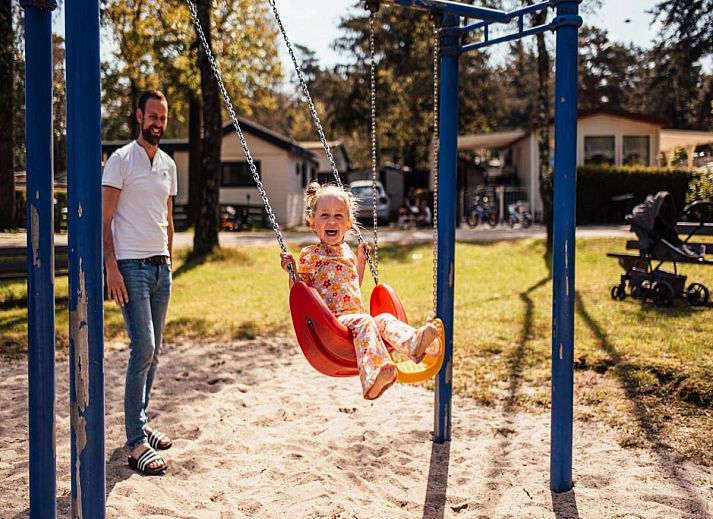 Geniet van waterpret bij Timber-Lodge in Vessem, Kempen. Perfecte plek voor een gezinsvakantie in een gezellige chalet in Noord Brabant.