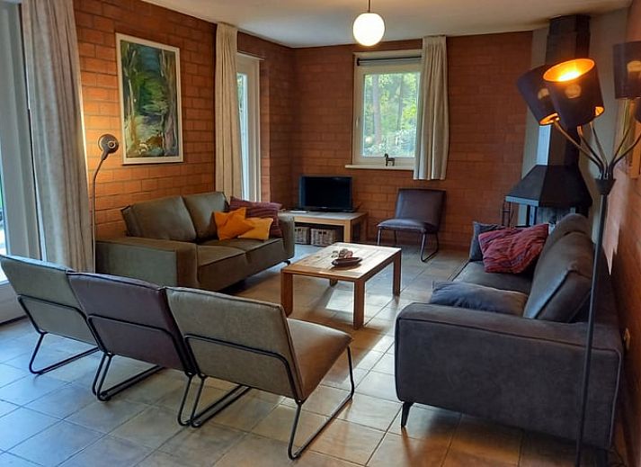 Vakantiehuisje in Luyksgestel verscholen tussen de bomen, ideaal voor een rustige vakantie.