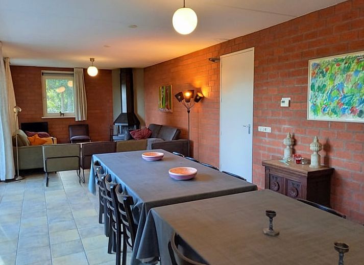 Vakantiehuisje in Luyksgestel verscholen tussen de bomen, ideaal voor een rustige vakantie.