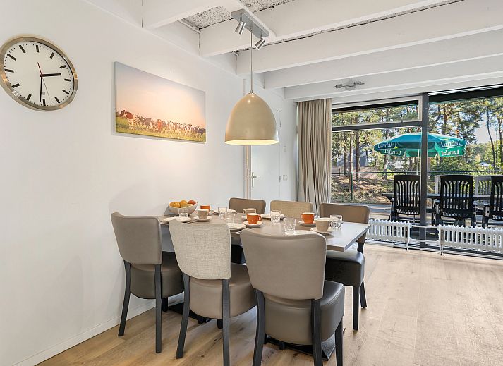 Entrance hall of Het Vennenbos bungalow, accessible and bright in Hapert, Kempen.