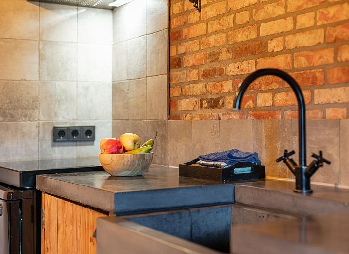 Bubbelbad met champagne bij De Hoeve I, vakantieverblijf in Hulsel, Kempen, Noord Brabant.