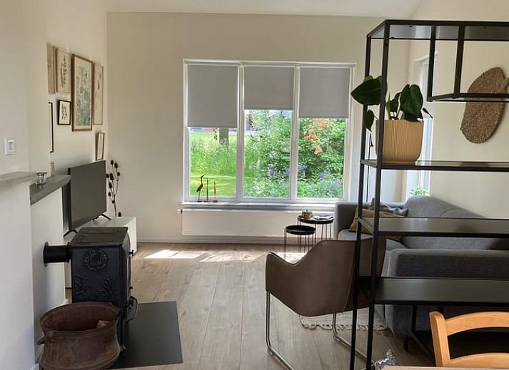 Zonnige voorzijde van Vakantiehuisje in Oost- west en Middelbeers, in de groene omgeving van Middelbeers, Noord Brabant.