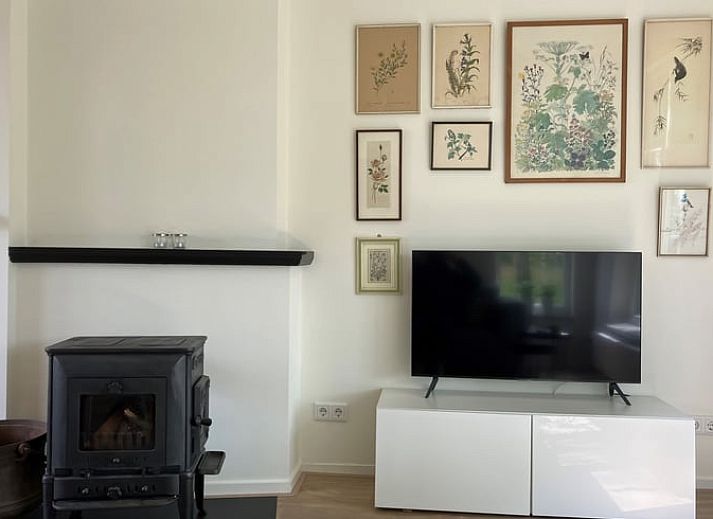 Zonnige voorzijde van Vakantiehuisje in Oost- west en Middelbeers, in de groene omgeving van Middelbeers, Noord Brabant.