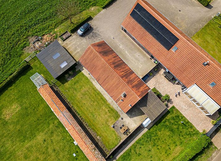 Esszimmer mit Waldwanddruck in Achter de Vijf Linden, Knegsel, Ferienhaus in Nordbrabant.