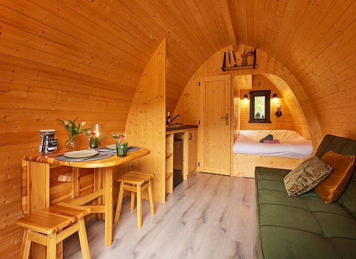 Geniet van de natuur op het terras van Huisje in Oisterwijk, een vakantiehuis in het Hart van Brabant, Noord Brabant.