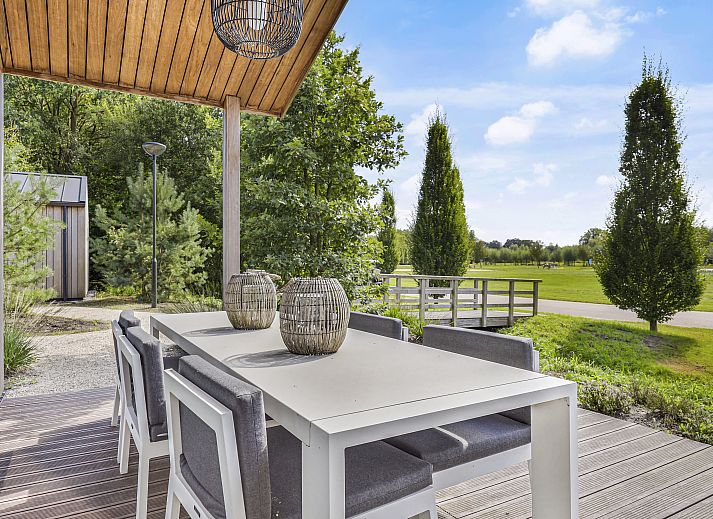 Bungalow 4-6-Bett-Lodge in Oisterwijk mit geraeumiger Veranda, im Herzen von Brabant, Nord-Brabant gelegen.