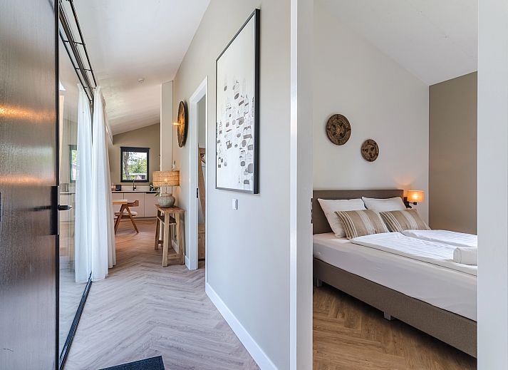 6-Personen-Huette 6BE in Oisterwijk, Nordbrabant mit moderner Veranda und gruener Umgebung, ideales Ferienhaus in Hart van Brabant.