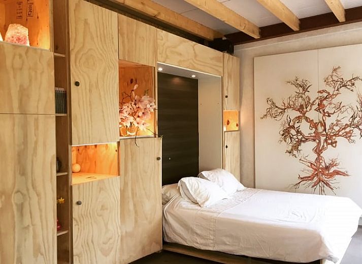 Exterior of Cottage in Liempde, North Brabant surrounded by lush nature.