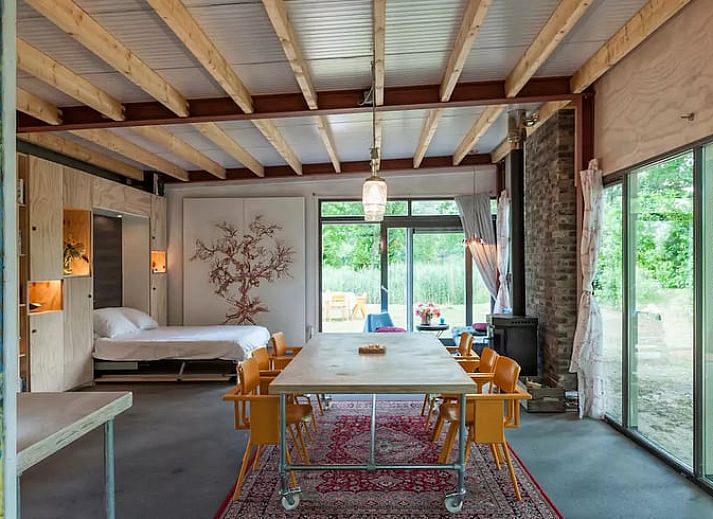 Exterior of Cottage in Liempde, North Brabant surrounded by lush nature.