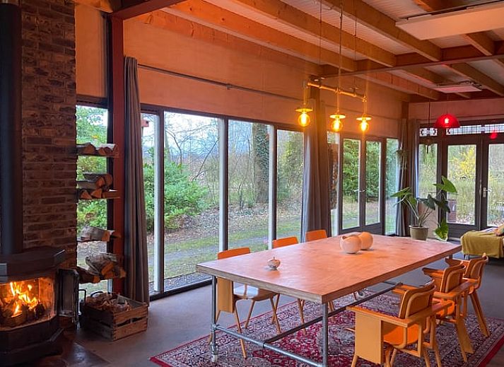 Exterior of Cottage in Liempde, North Brabant surrounded by lush nature.