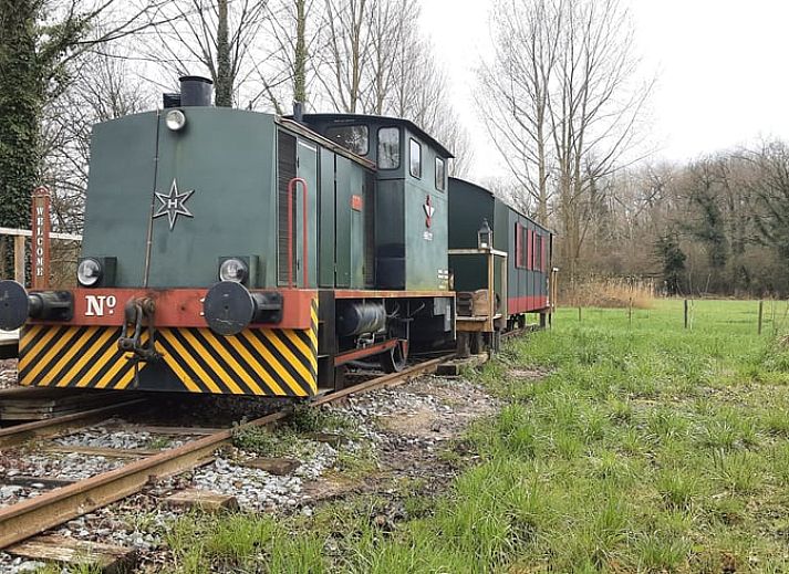 Unieke treinaccommodatie bij Vakantiehuisje in Liempde, Hart van Brabant, Noord Brabant, met prachtig uitzicht op groene natuur.