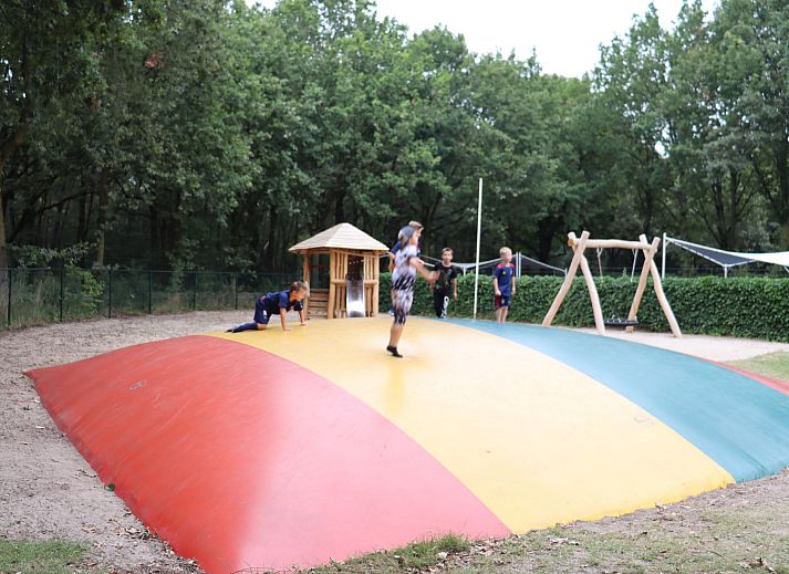 Gemuetliches Schlafzimmer im Ferienhaus Duinhoeve, Udenhout, fuer einen entspannten Urlaub in Hart van Brabant.