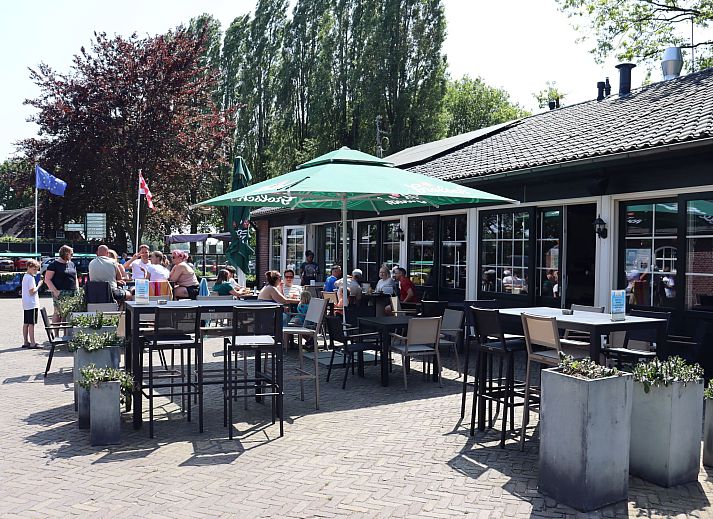 Gemuetliches Schlafzimmer im Ferienhaus Duinhoeve, Udenhout, fuer einen entspannten Urlaub in Hart van Brabant.