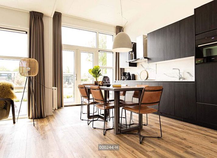 Comfortabele slaapkamer in Z Module 6 personen Wellness, vakantiehuis in Cromvoirt, Noord Brabant, met modern interieur.