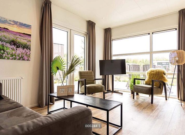 Comfortabele slaapkamer in Z Module 6 personen Wellness, vakantiehuis in Cromvoirt, Noord Brabant, met modern interieur.