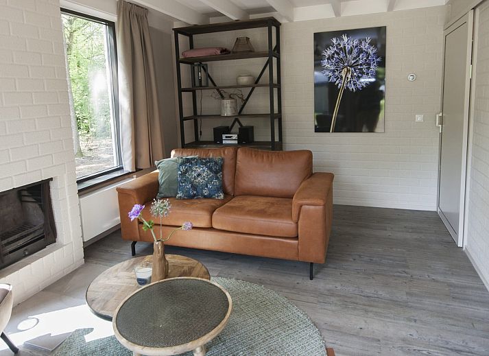 Individuelles Sommerhus Malmoe in Chaam, Brabant, mit Terrasse und gruener Umgebung.