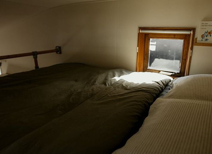 Moderne keuken in Vakantiehuis in Diessen, Noord Brabant, met houten details.