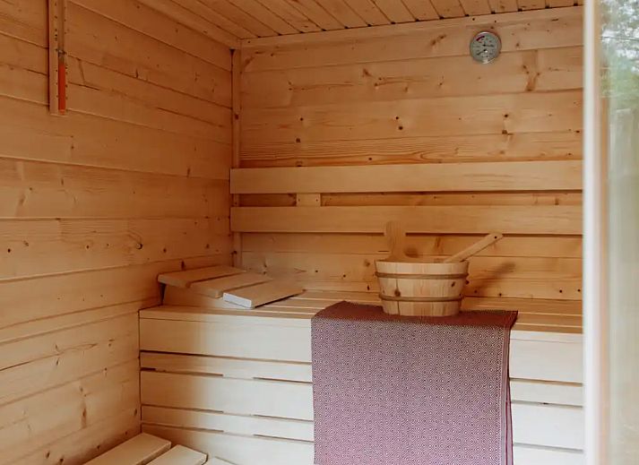 Guest house 422124 - Holiday property Hart van Brabant - Bumblebee Cabin + sauna &amp; vuurplaats