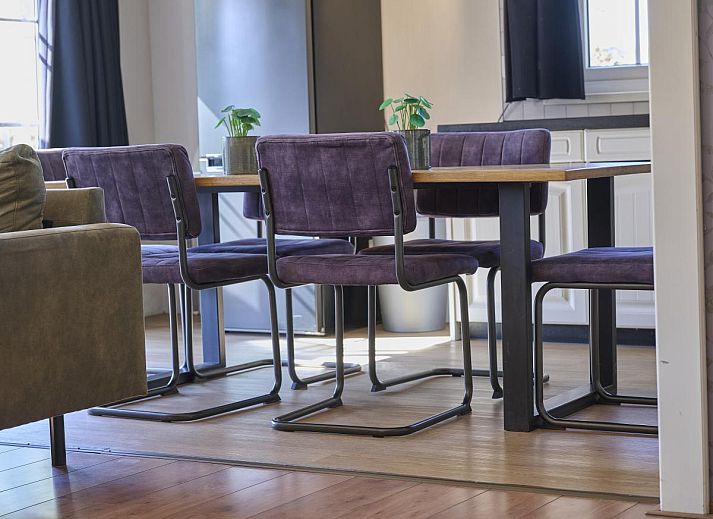 Privater Jacuzzi im Garten von 't Kaatsheuveltje 2, einem komfortablen Ferienhaus in Kaatsheuvel, im Herzen von Nordbrabant.