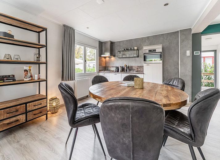 Stilvolles Wohnzimmer des Kaatsheuveltje 6, Ferienhaus in Kaatsheuvel, Hart van Brabant, Nordbrabant.