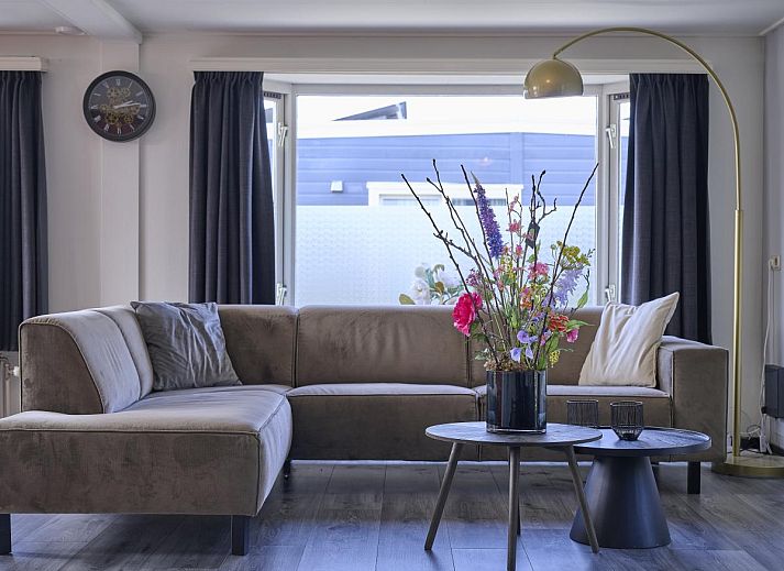 Geniet van de jacuzzi bij 't Kaatsheuveltje 7, een vakantiehuis in Kaatsheuvel, Hart van Brabant, Noord Brabant.