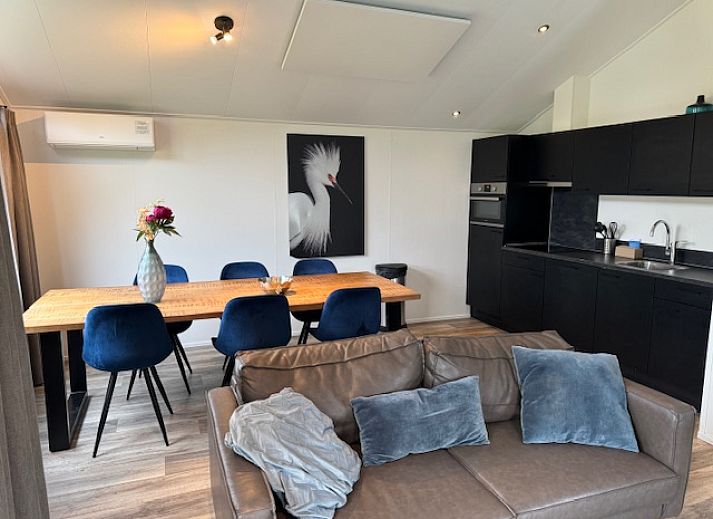 Chalet in Kaatsheuvel mit modernem ueren und Terrasse in Hart van Brabant, Nordbrabant.