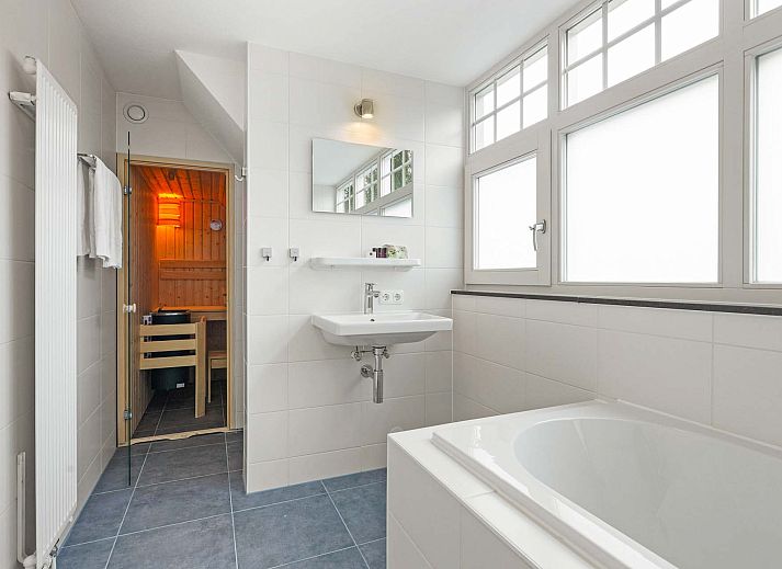 Freistehendes Haus in Kaatsheuvel, ein charmantes Ferienhaus im Herzen von Brabant, Nordbrabant, mit groem Garten und sonniger Veranda.