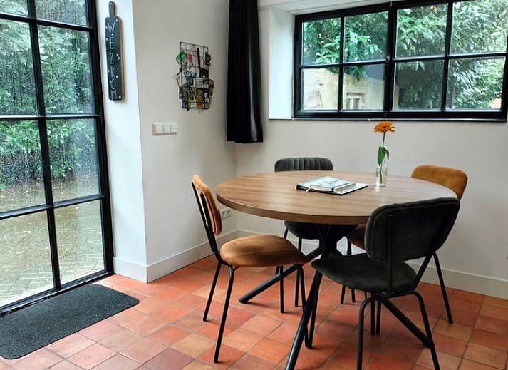 Cottage in Kaatsheuvel, vacation home in Hart van Brabant with sunny garden and solar panels.