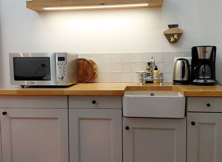 Cottage in Kaatsheuvel, vacation home in Hart van Brabant with sunny garden and solar panels.