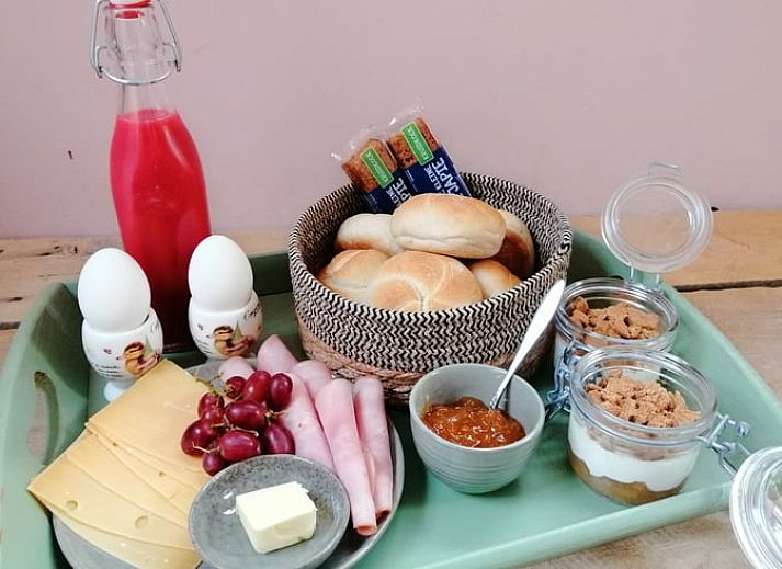 Cozy dining area in Cottage in Kaatsheuvel, vacation home in Kaatsheuvel, North Brabant.