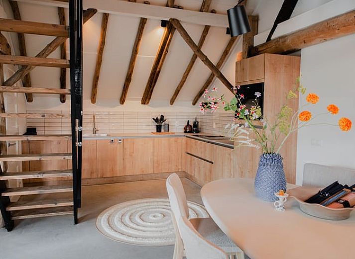 Geniessen Sie die Terrasse des Ferienhauses in Leende, gelegen im Herzen von Brabant, Nordbrabant, mit herrlichem Blick auf die Natur.