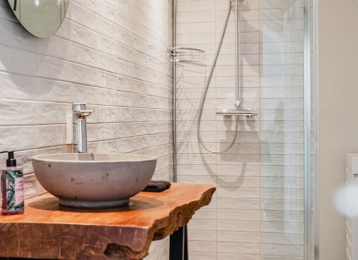 Eingang zum Ferienhaus in Leende, umgeben von viel Gruen und rustikalen Wegen, im Herzen von Brabant, Nordbrabant gelegen.