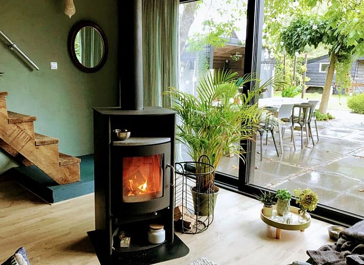 Rustiek terras bij Vakantiehuisje in Gemonde, gelegen in het hart van Noord Brabant.