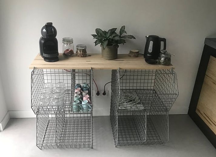 Geniet van de moderne buitenkeuken bij Huisje in Boxtel, een vakantiehuis in het hart van Brabant, Noord Brabant.