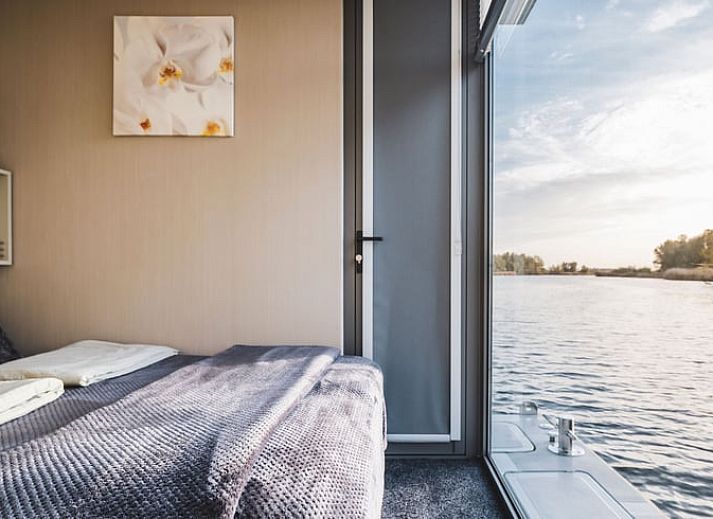 Cottage in Woudrichem, Ferienhaus am Wasser in Hart van Brabant, Nordbrabant.