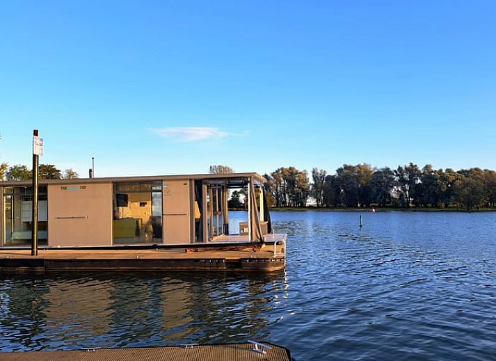Cottage in Woudrichem, Ferienhaus am Wasser in Hart van Brabant, Nordbrabant.