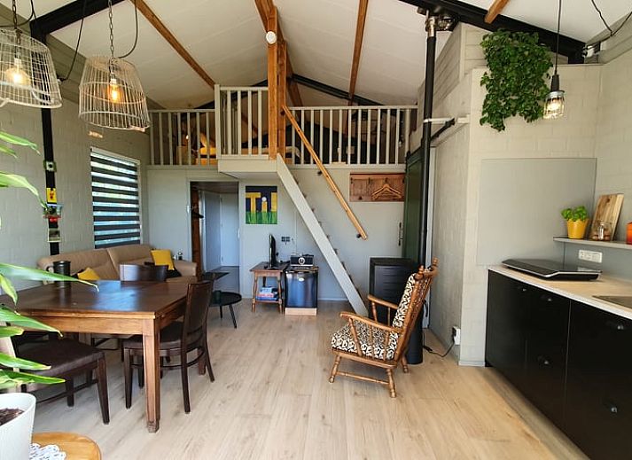 Bloementuin bij Vakantiehuisje in Tilburg, Hart van Brabant.