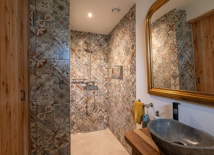 Luchtfoto van Huisje in Best, vakantiehuis in het groene Hart van Brabant, Noord Brabant, omgeven door natuur.