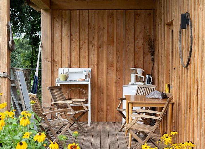 Moderne keuken in Huisje in Best, vakantiehuis in Best, Hart van Brabant, Noord Brabant, met houten accenten.