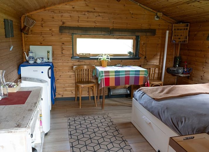 Vakantiehuisje in Best met gezellige veranda, ideaal voor ontspanning in Hart van Brabant, Noord Brabant.