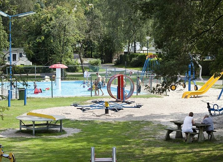 Geraeumiges Interieur des Ferienhauses Heideheuvel in Schaijk, Nordost-Brabant, ideal zum Entspannen.