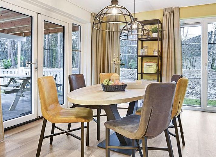 De Vers 6-persoons kinderbungalow in Overloon met ruime tuin en picknicktafel in Noordoost Brabant.