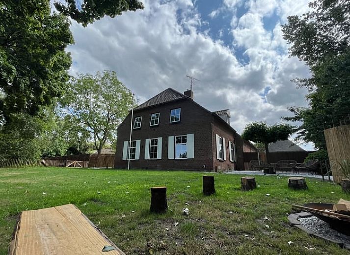 Vakantiehuis in Overloon met ruime tuin en groene omgeving in Noordoost Brabant, ideaal voor een ontspannen verblijf.