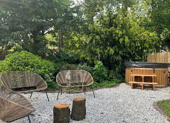 Vakantiehuis in Overloon met ruime tuin en groene omgeving in Noordoost Brabant, ideaal voor een ontspannen verblijf.